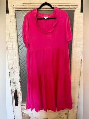 crown & ivy Bright Pink Ruffle-Neck Tiered Midi Dress